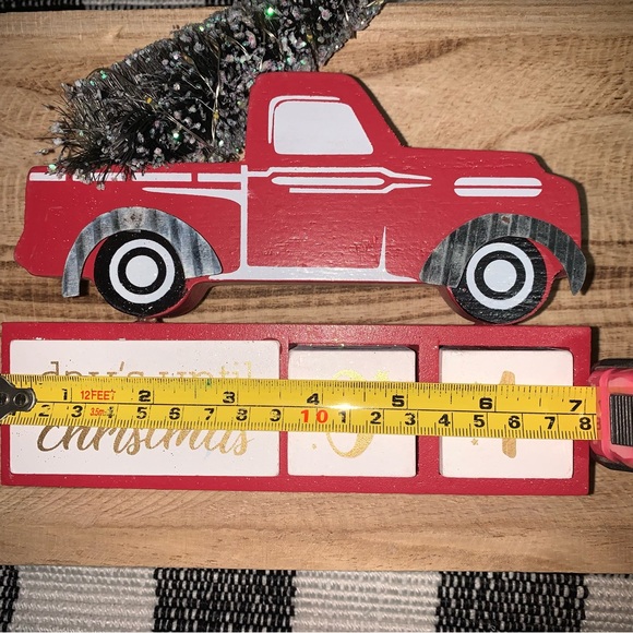 Little Red truck Christmas Advent Calendar light up - Picture 3 of 3